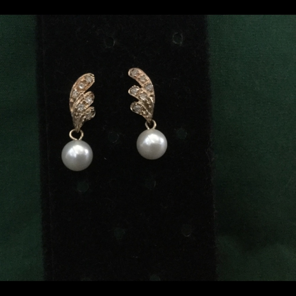 Pearl and diamond earrings 14k